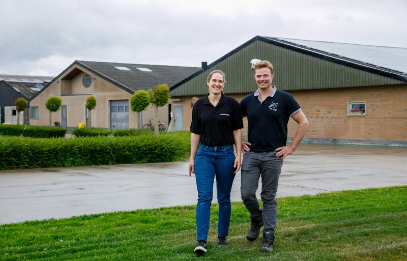 Stephanie De Cuyper en Jan Andries ervaren werkgemak en efficiëntie met het combinatievaccin tegen circo en mycoplasma.